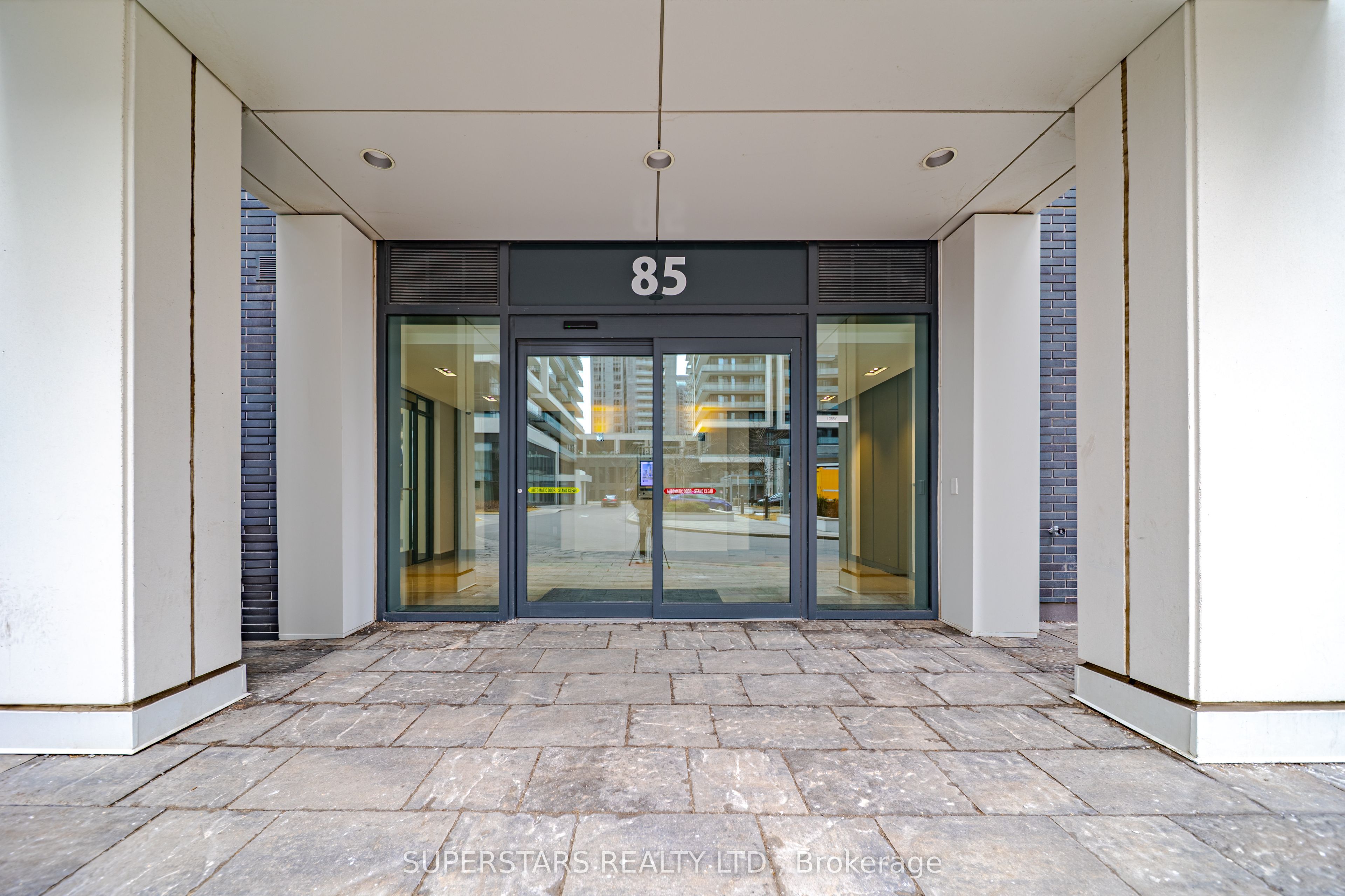 #407 - 85 Oneida Crescent, Richmond Hill, ON L4B 0H4