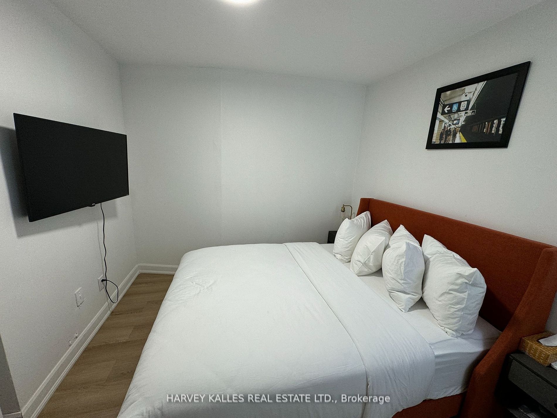 1046 Bathurst Street Unit 2