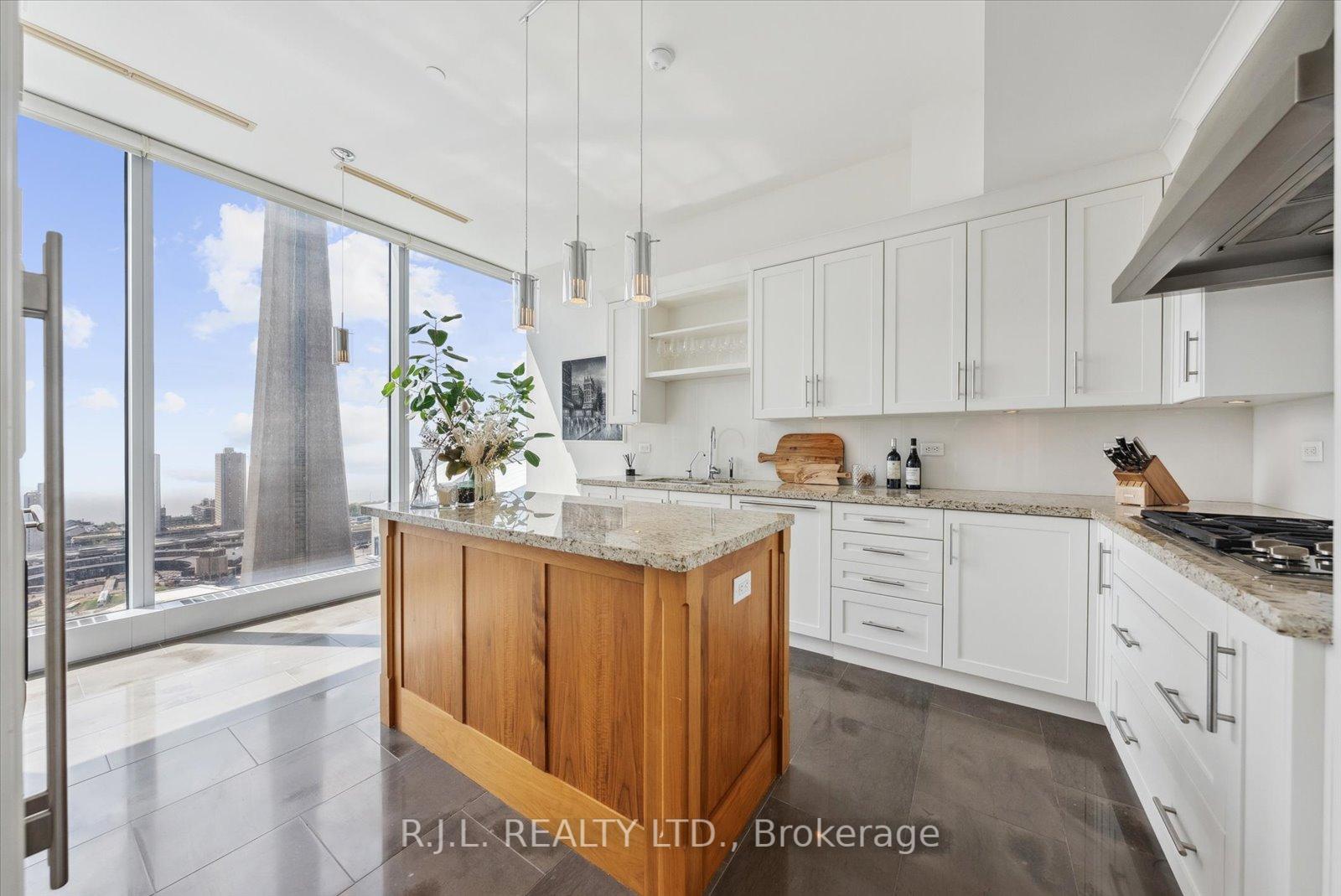 1 Bedroom Condo at 183 Wellington, Toronto For sale