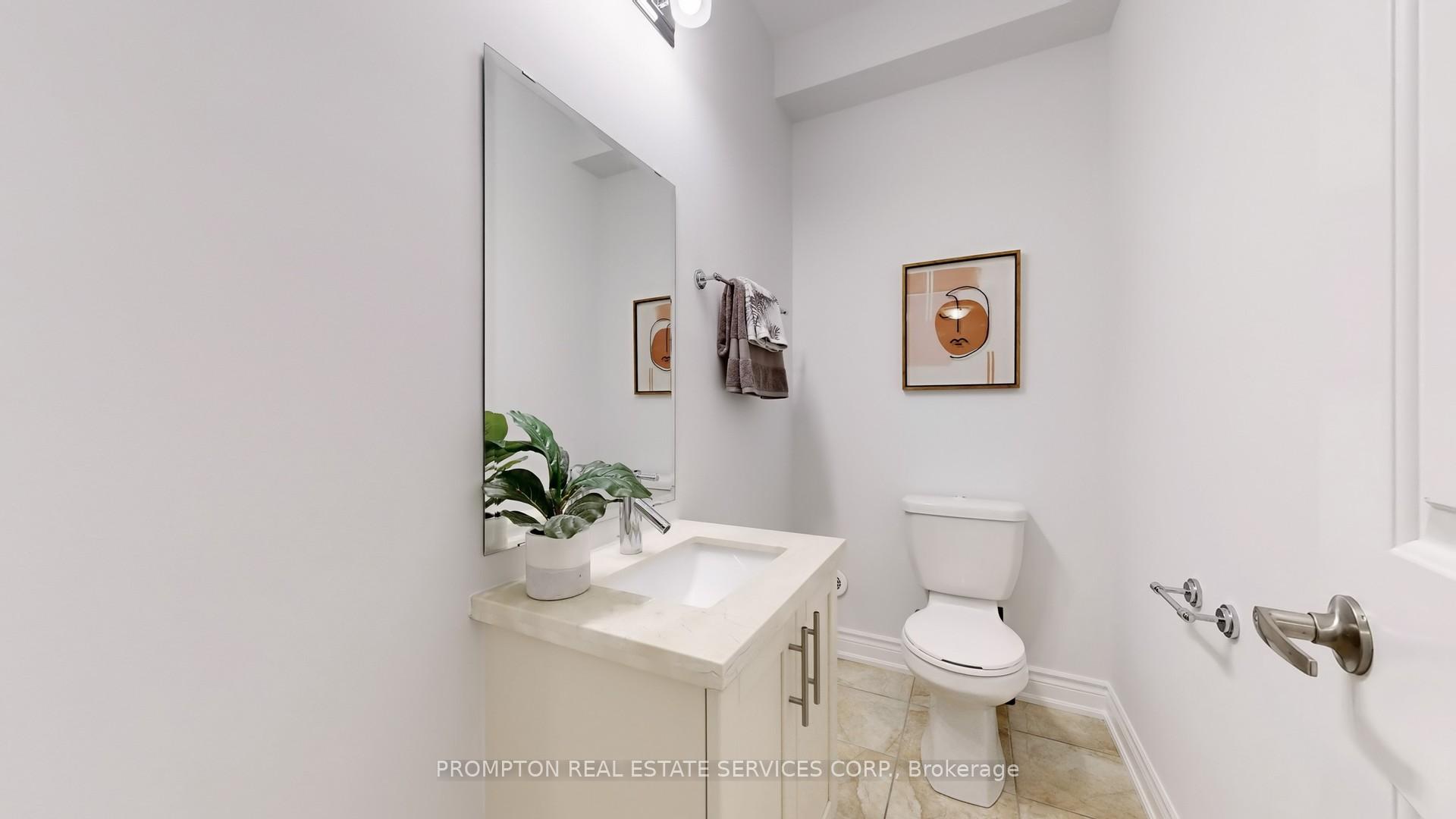 4 Bedrooms Condo at 30 Hargrave, Toronto For sale