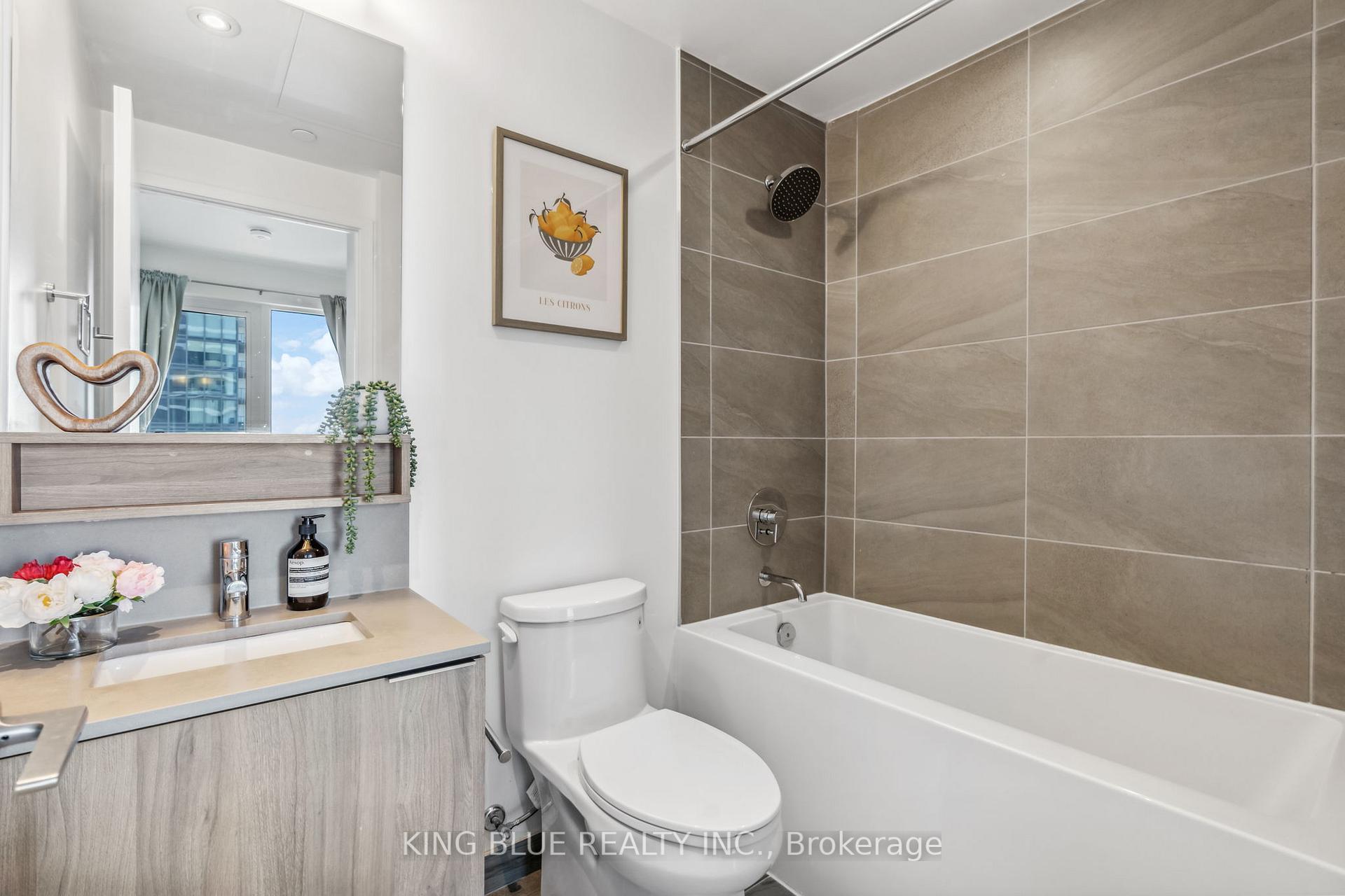 2 Bedrooms Condo at 950 Portage,  Vaughan For sale