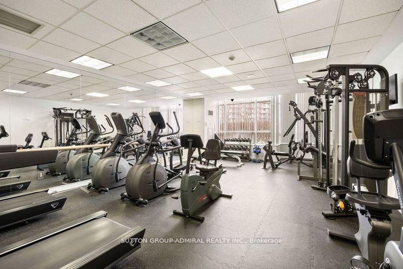 2 Bedrooms Condo at 11 Townsgate,  Vaughan For sale