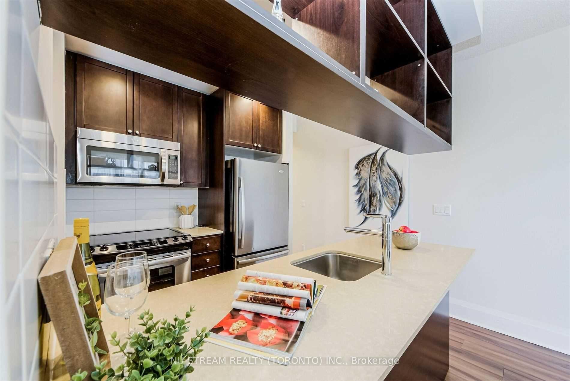 2 Bedrooms Condo at 100 Harrison Garden,  Toronto For sale