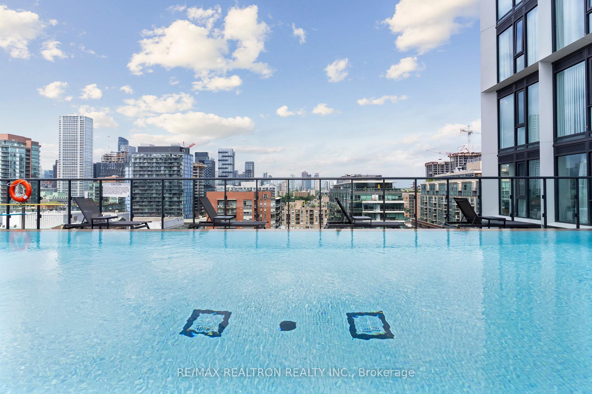 2 Bedrooms Condo at 158 Front, Toronto For sale