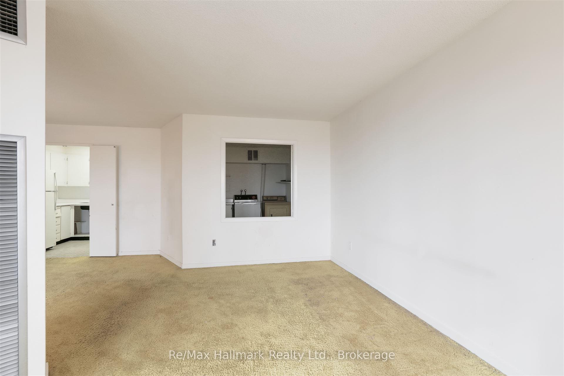 2 Bedrooms Condo at 1580 Mississauga Valley,  Mississauga For sale