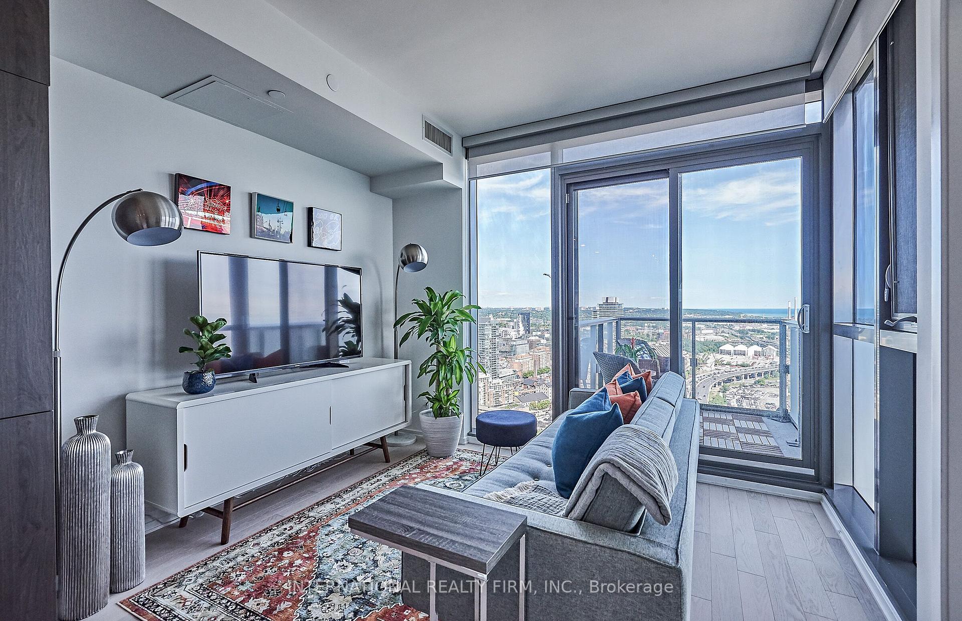 2 Bedrooms Condo at 16 Bonnycastle, Toronto For sale