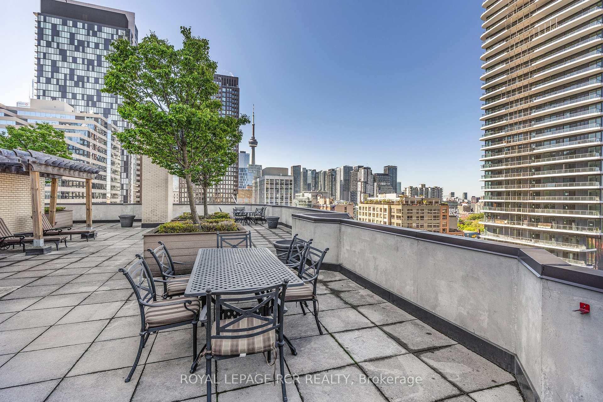 2 Bedrooms Condo at 195 St Patrick, Toronto For sale