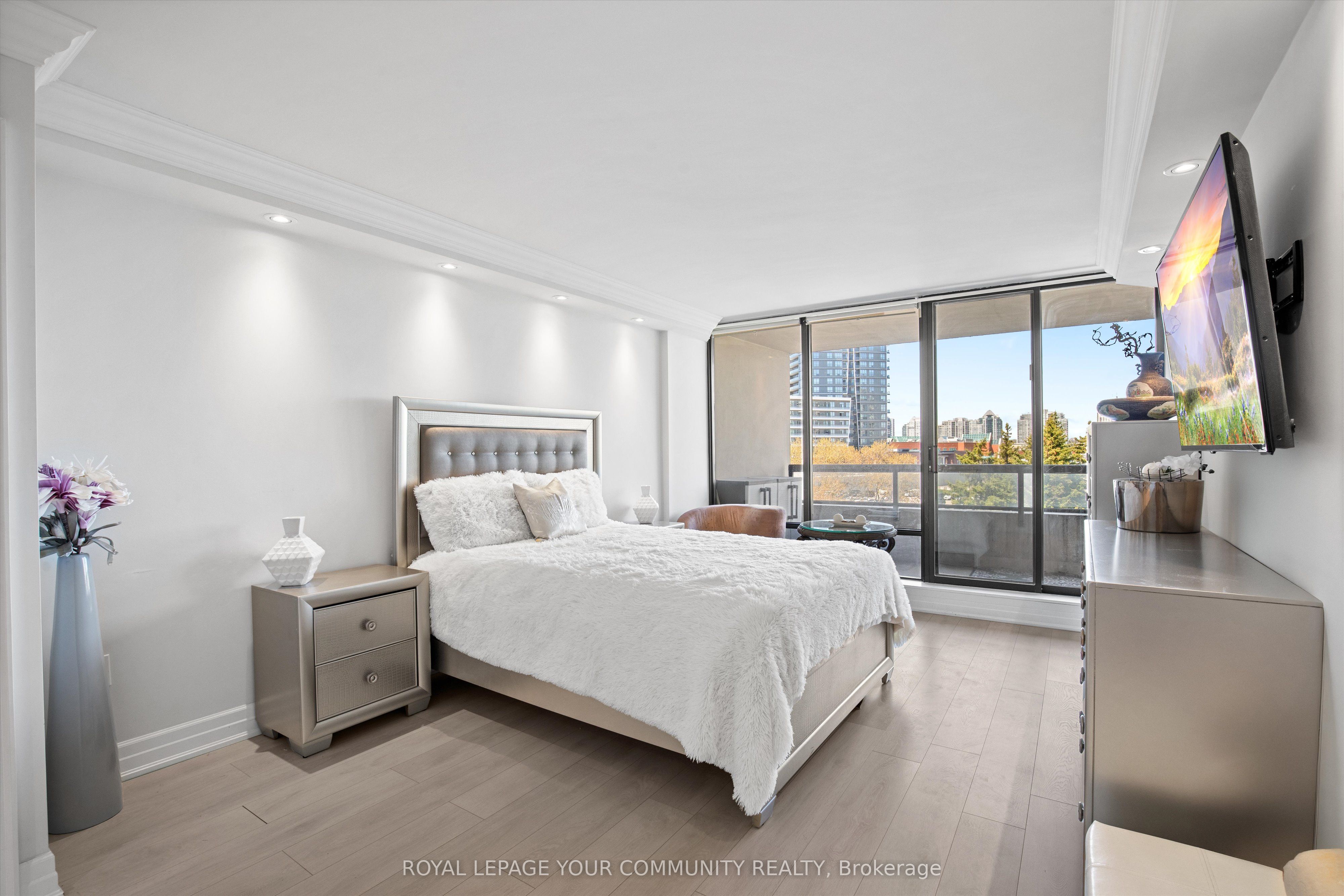 7420 Bathurst Street, #503