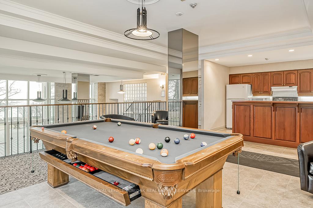 2 Bedrooms Condo at 2190 Lakeshore, Burlington For sale