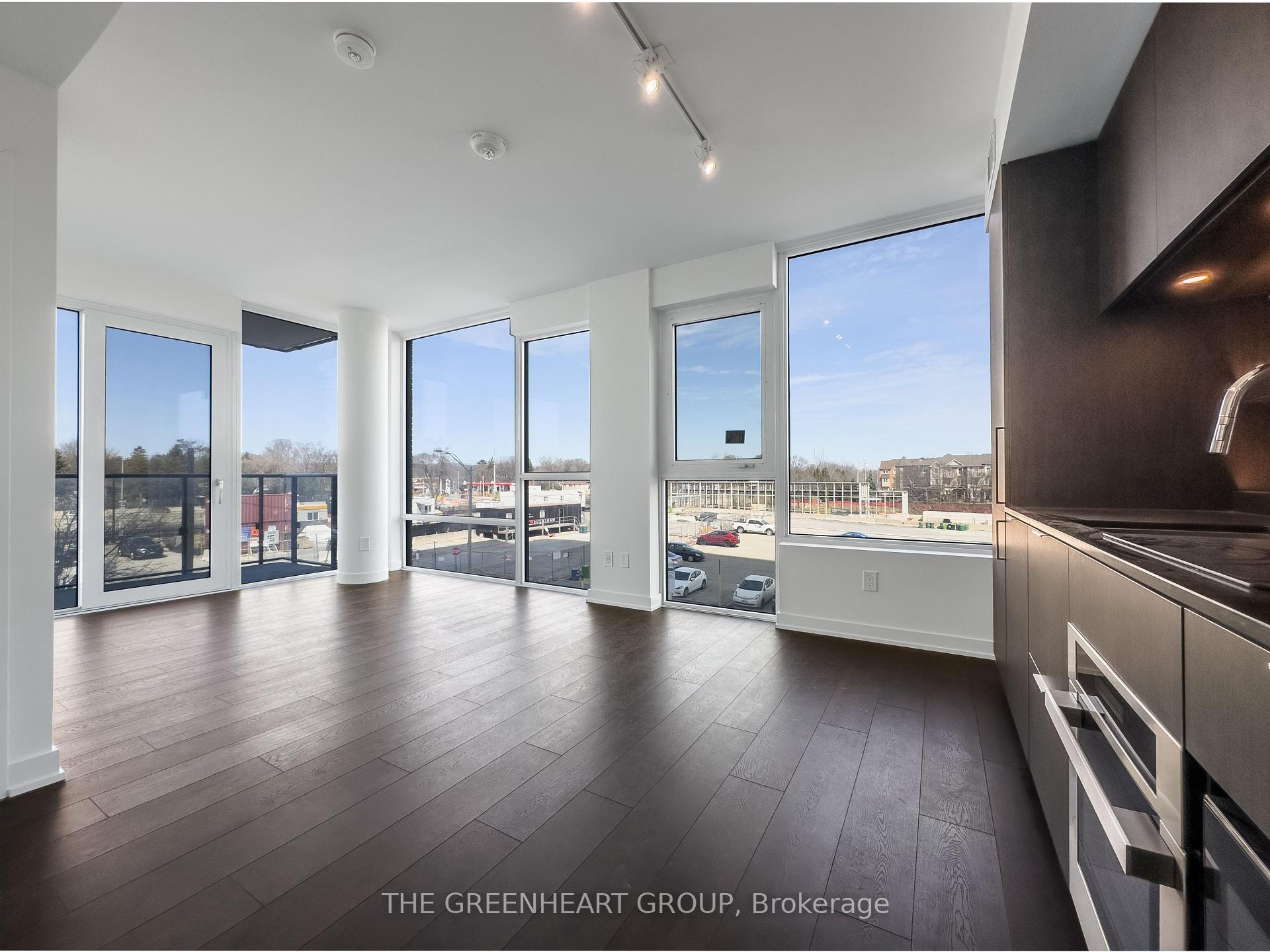 2 Bedrooms Condo at 28 Ann,  Mississauga For sale