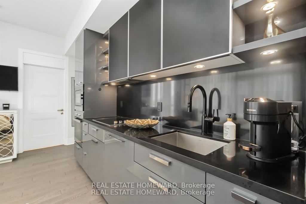 Condo at 32 Davenport, Toronto For sale