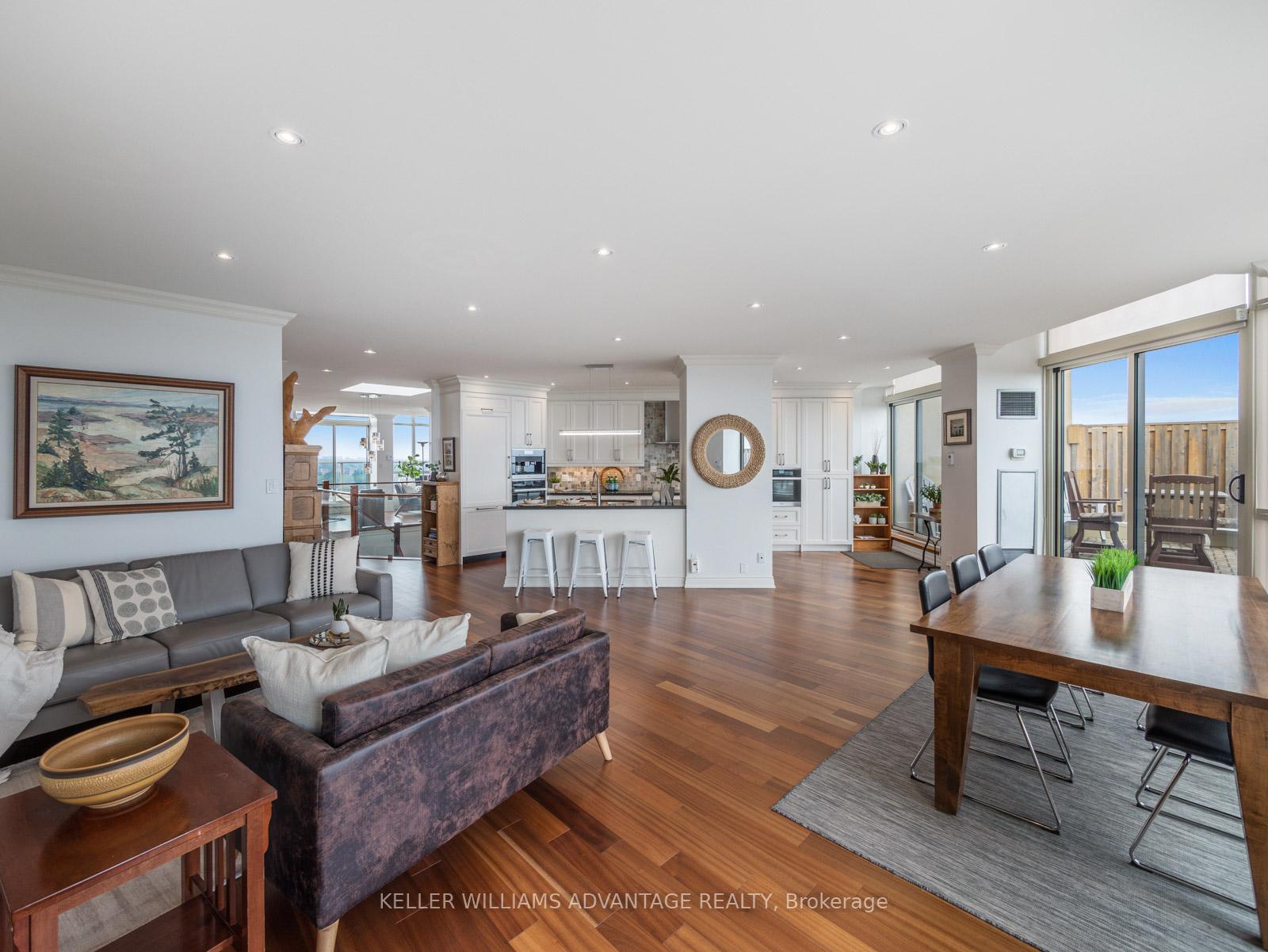 3 Bedrooms Condo at 20 Guildwood,  Toronto For sale