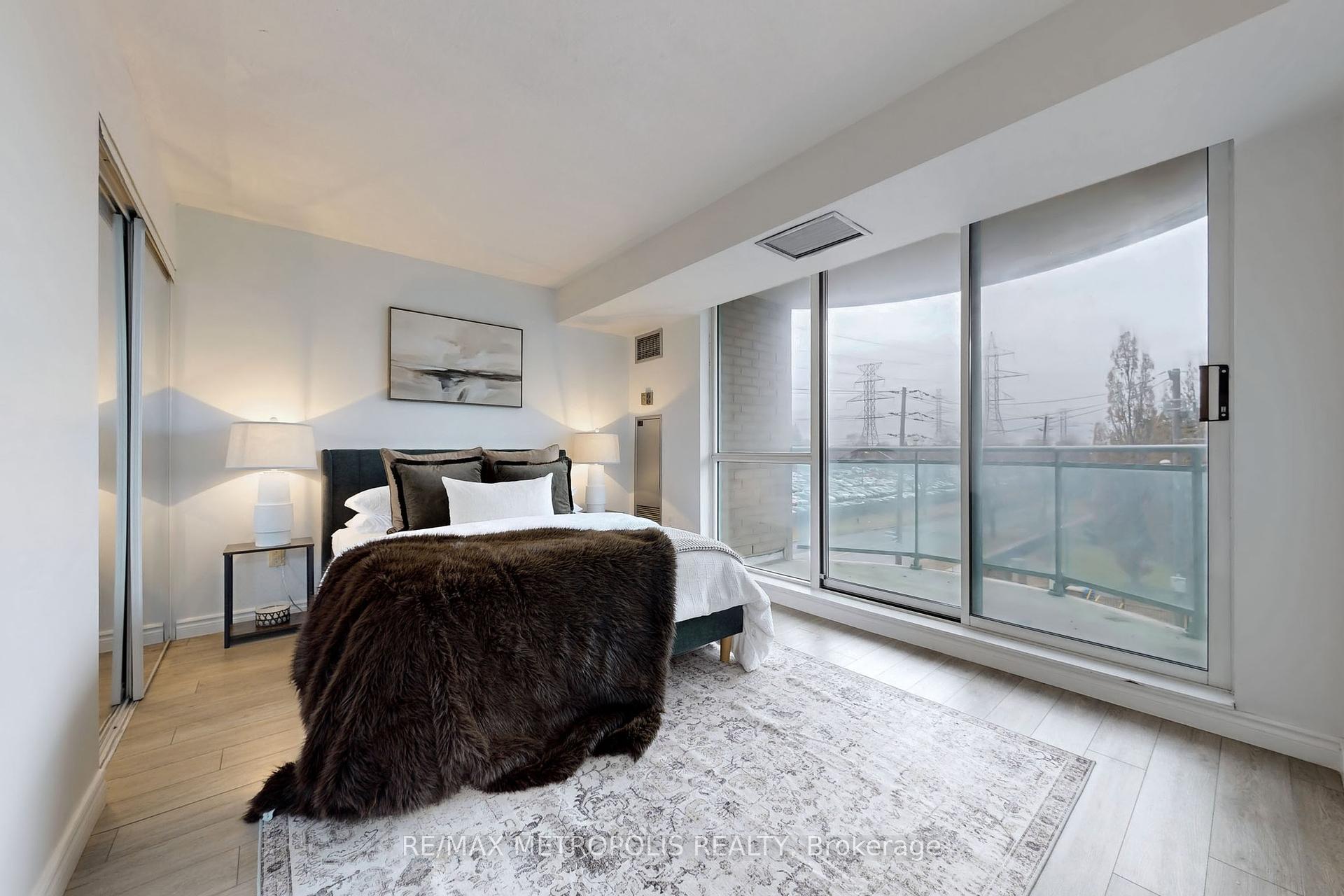 1 Bedroom Condo at 28 Pemberton,  Toronto For sale