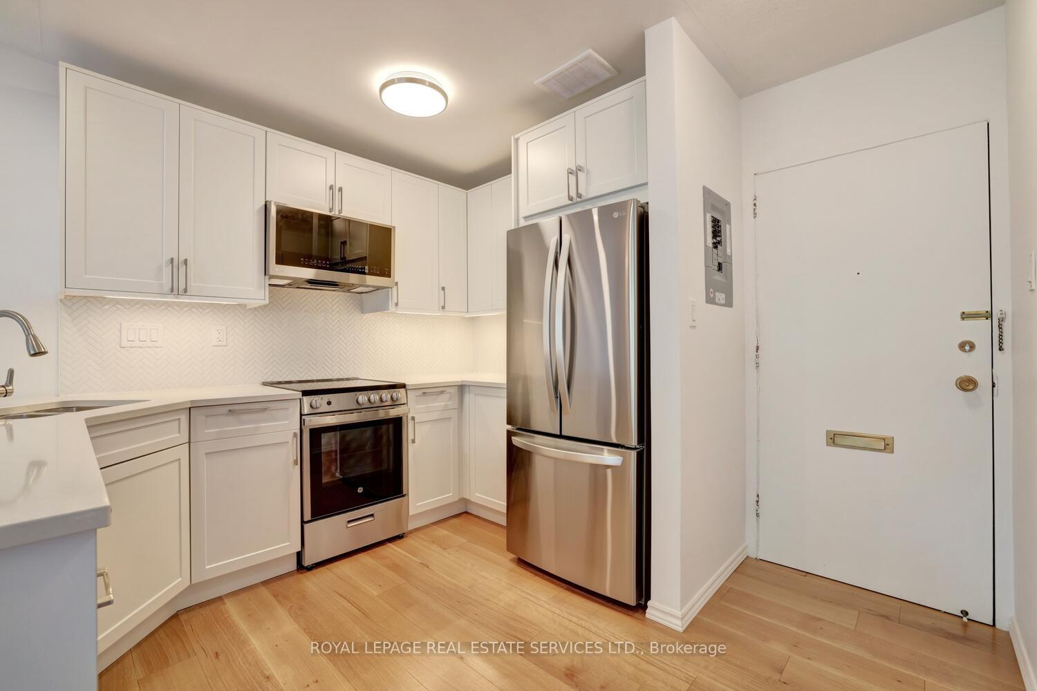 1 Bedroom Co-op at 41 Lake Shore, Toronto For sale