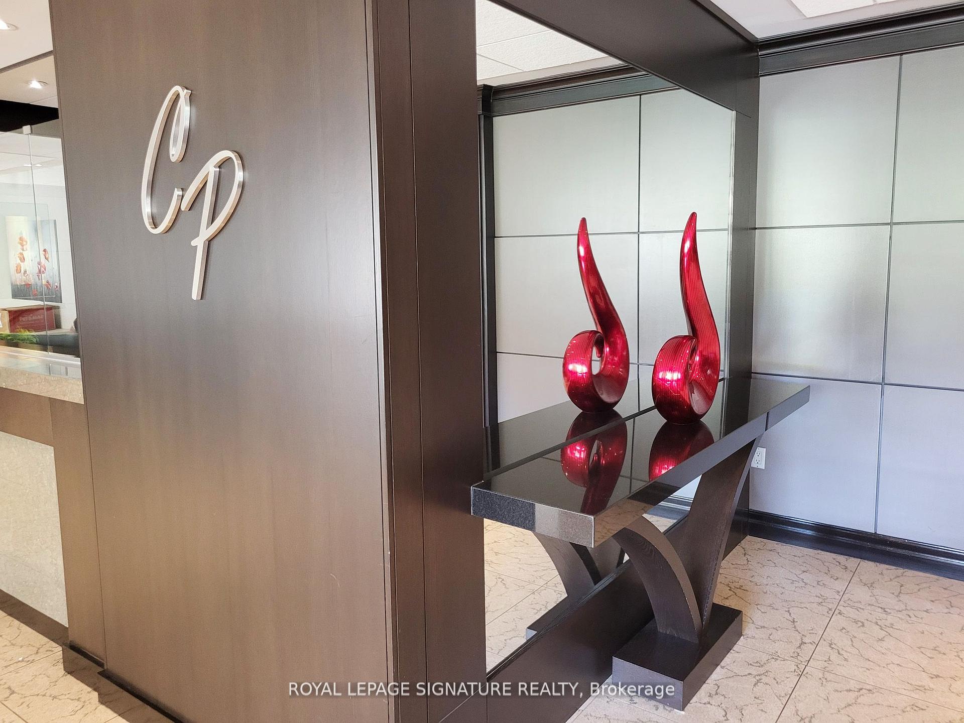 2 Bedrooms Condo at 77 Maitland, Toronto For sale