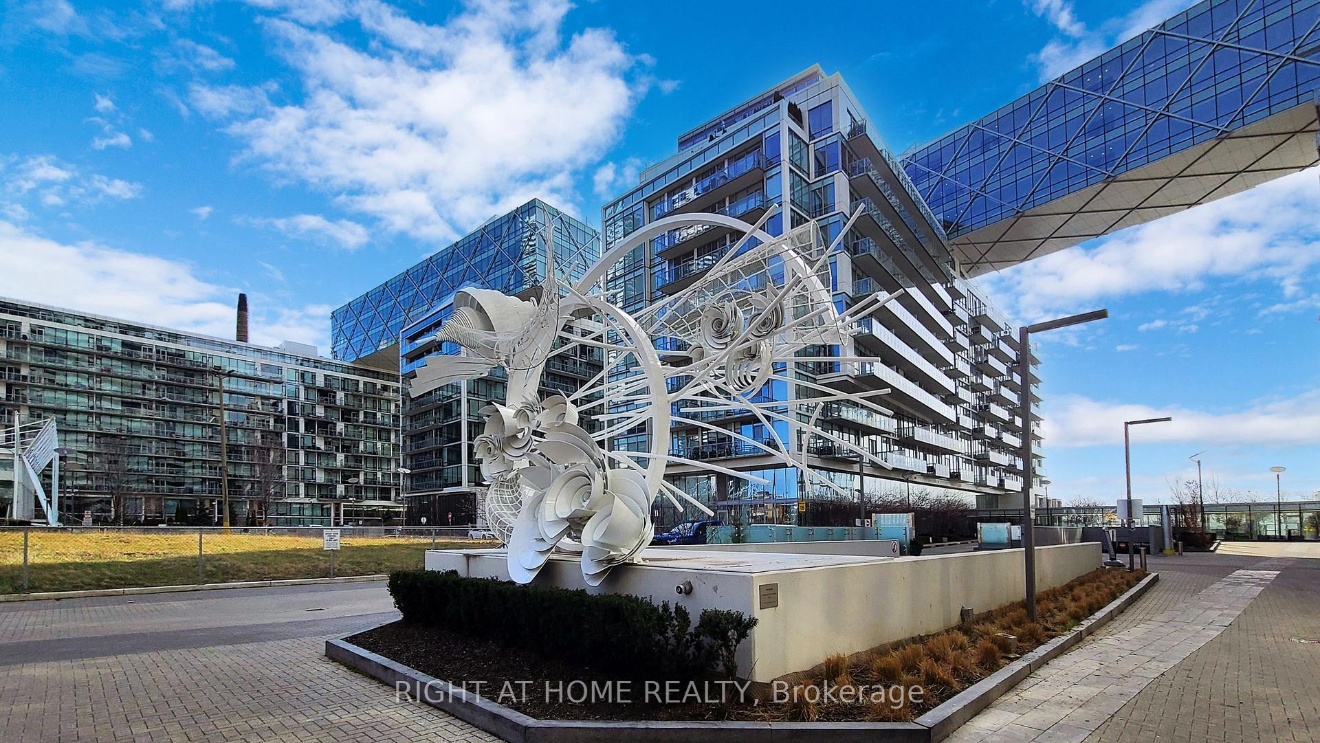 2 Bedrooms Condo at 15 Queens, Toronto For sale
