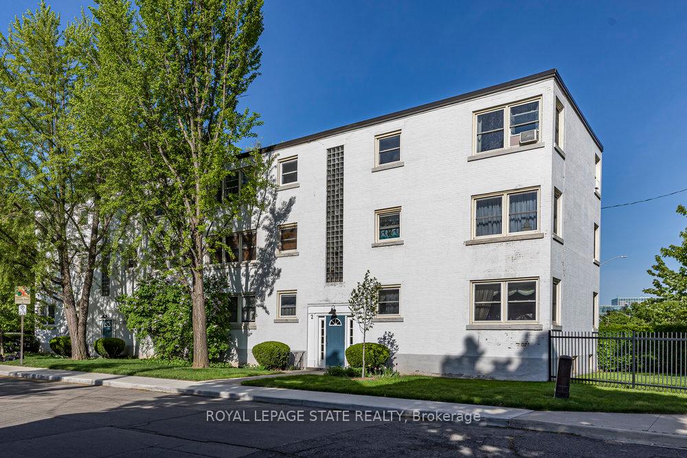 1 Bedroom Co-op at 2 Stroud, Hamilton For sale