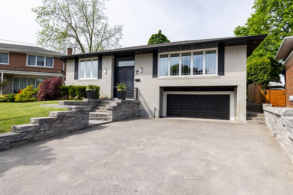 7 Welbrooke Place, Toronto, ON M9B 5A3