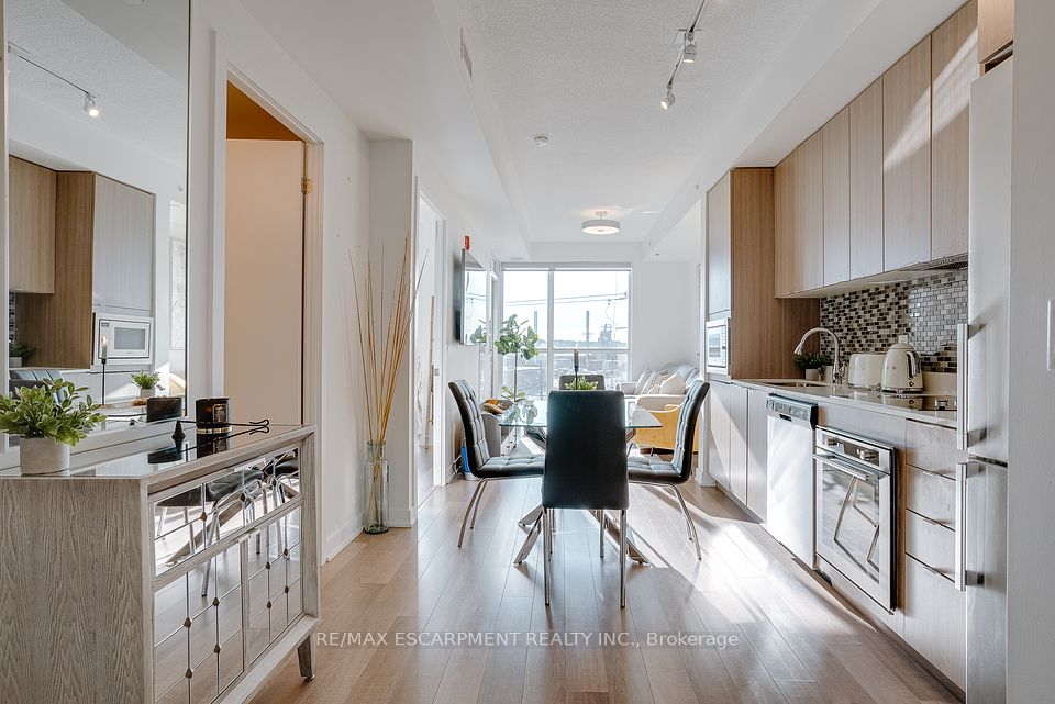 5230 DUNDAS