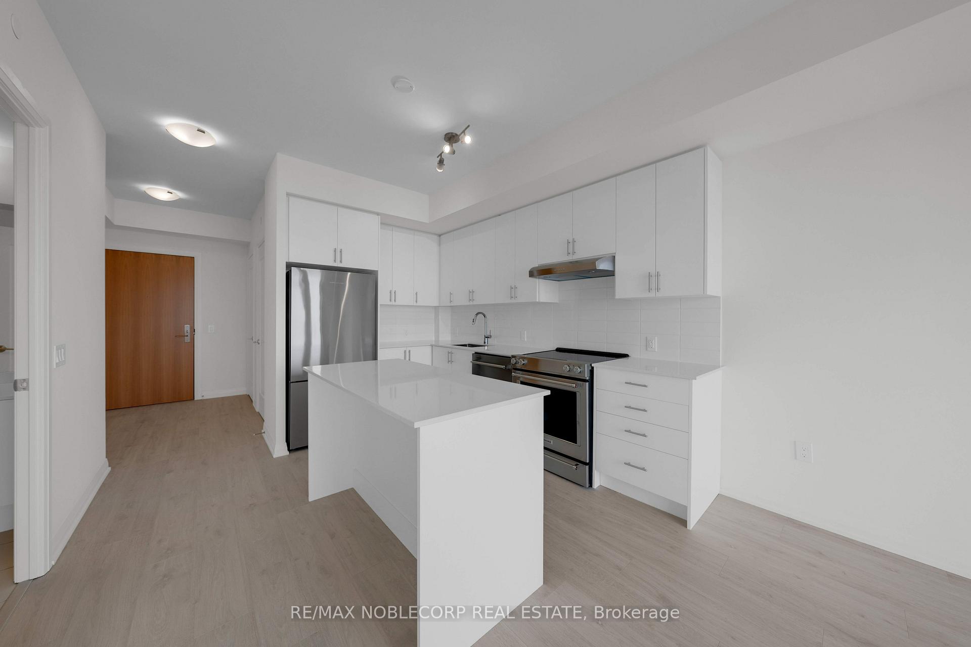 1 Bedroom Co-op at 8960 Jane, Vaughan For sale