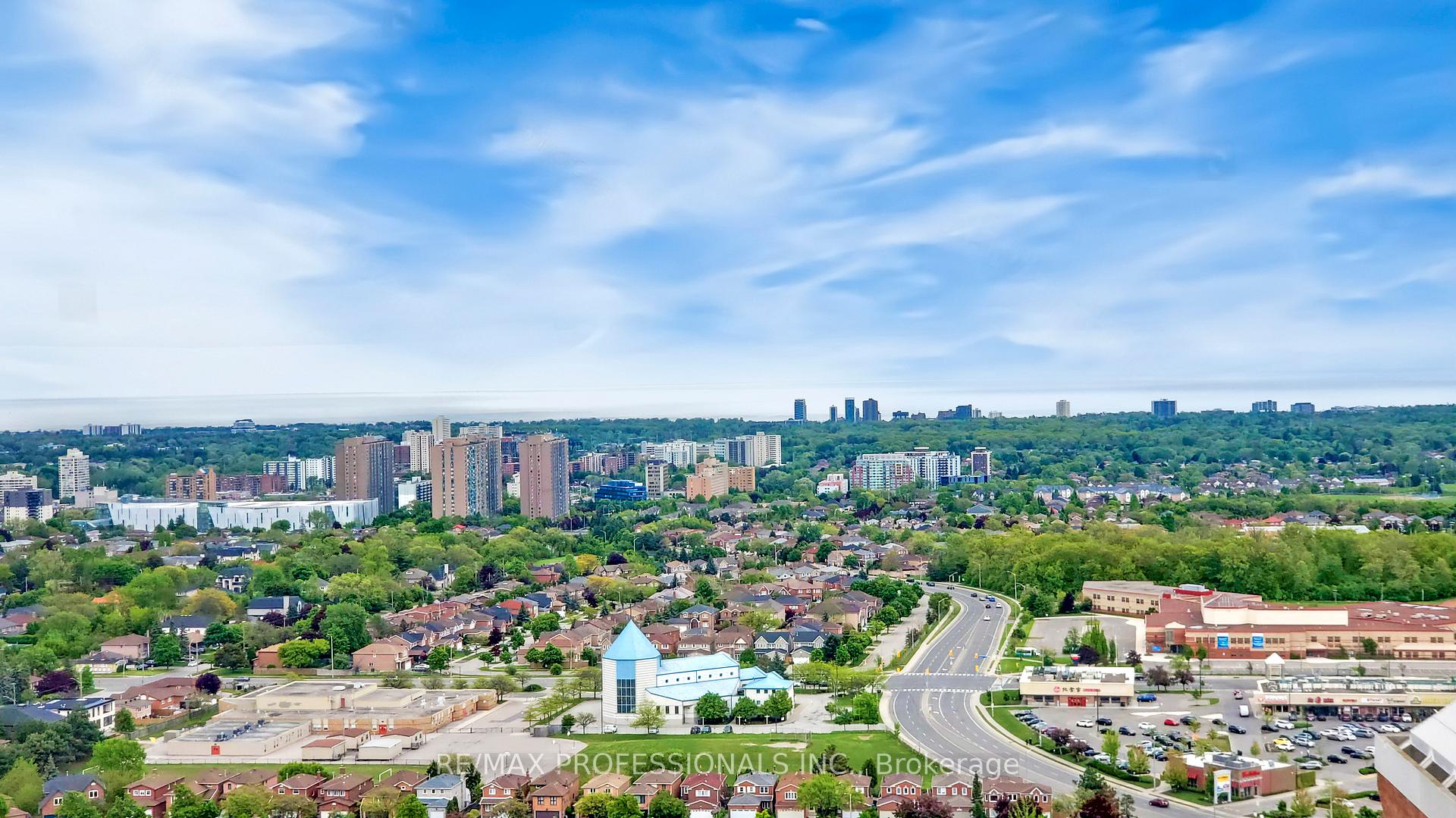 2 Bedrooms Co-op at 310 Burnhamthorpe, Mississauga For sale