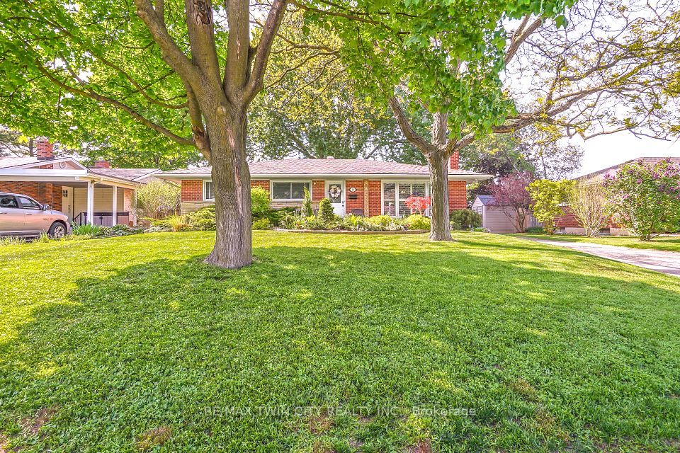 16 Redwood