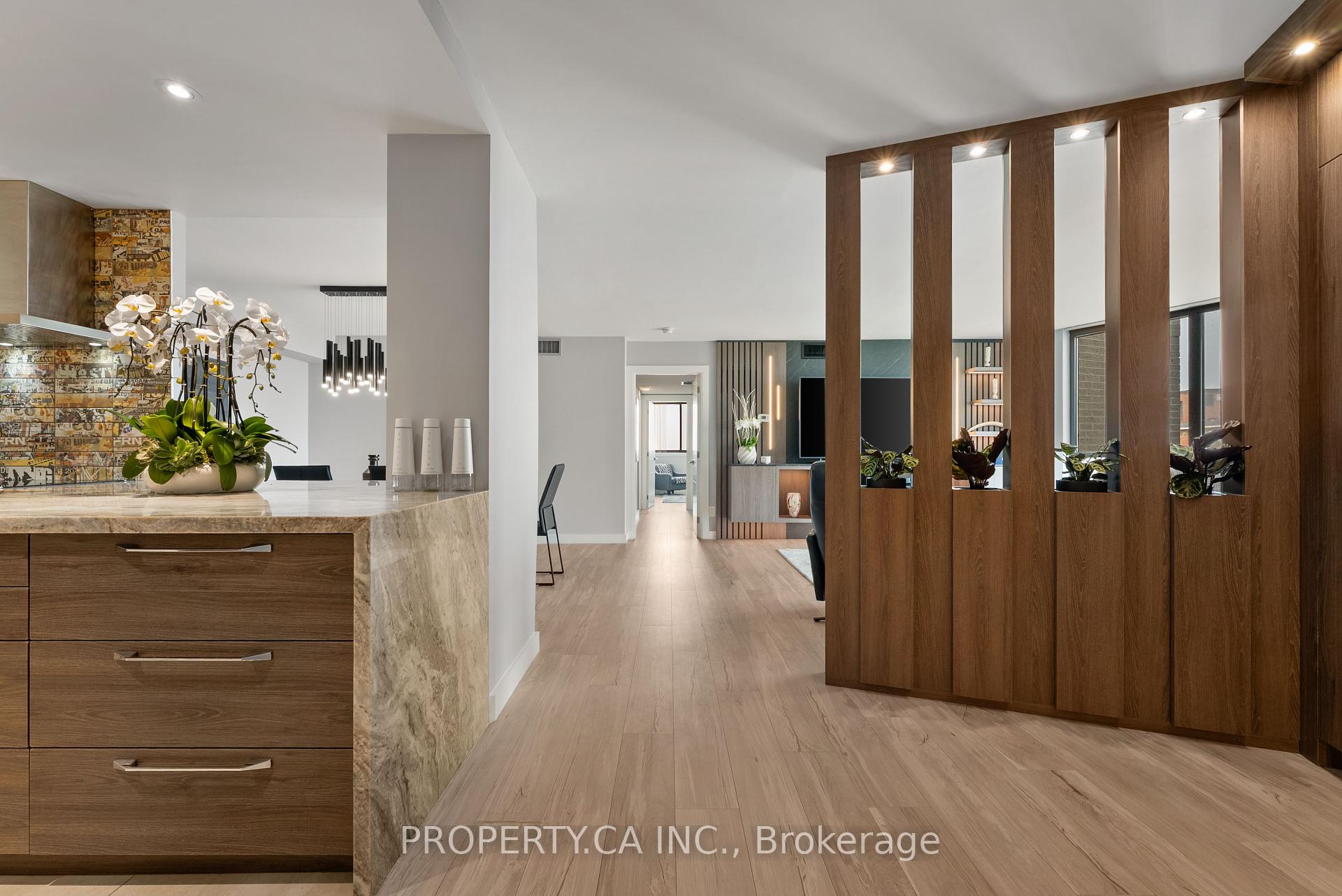 3 Bedrooms Condo at 40 Richview, Toronto For sale
