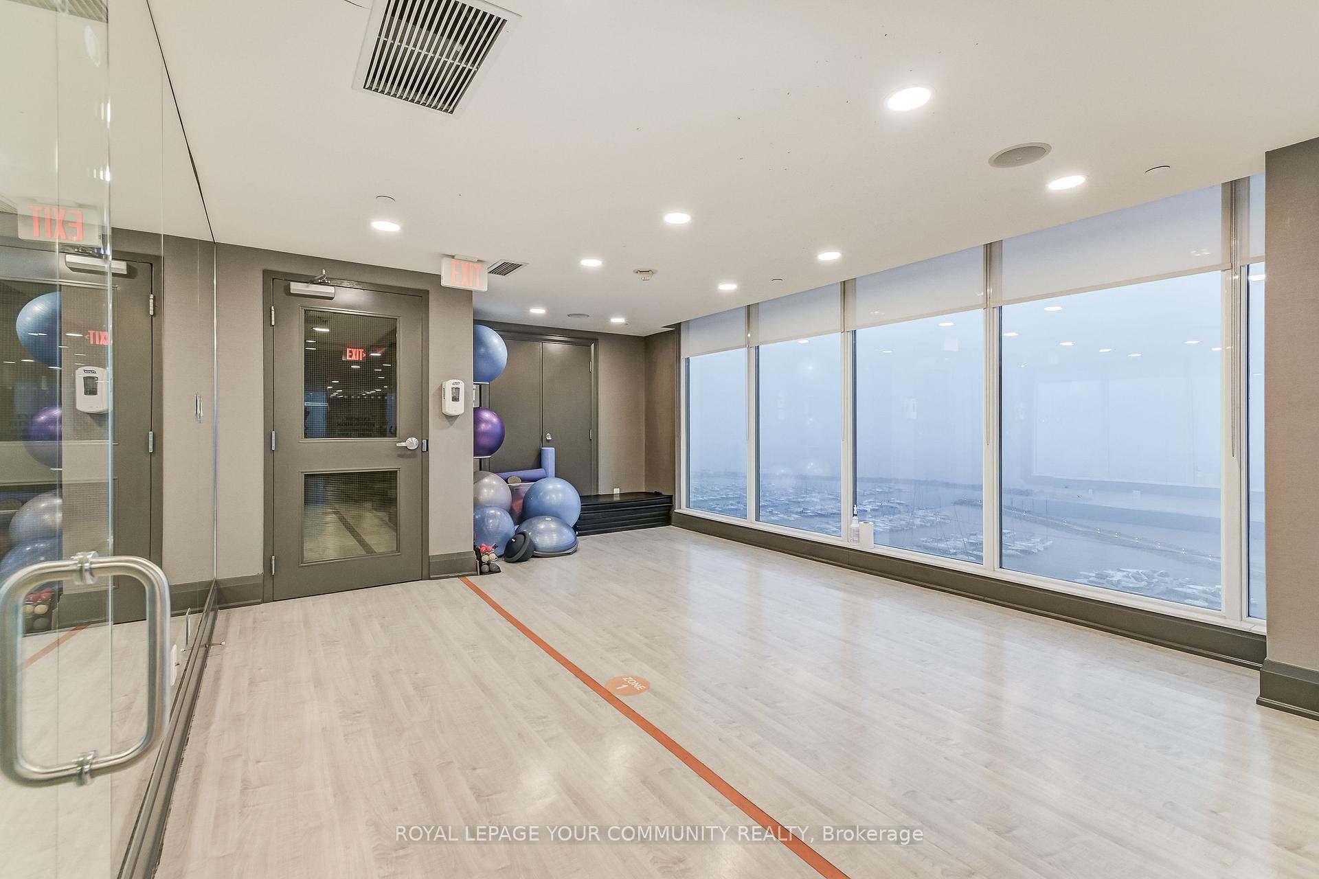 2 Bedrooms Condo at 11 Bronte,  Oakville For sale