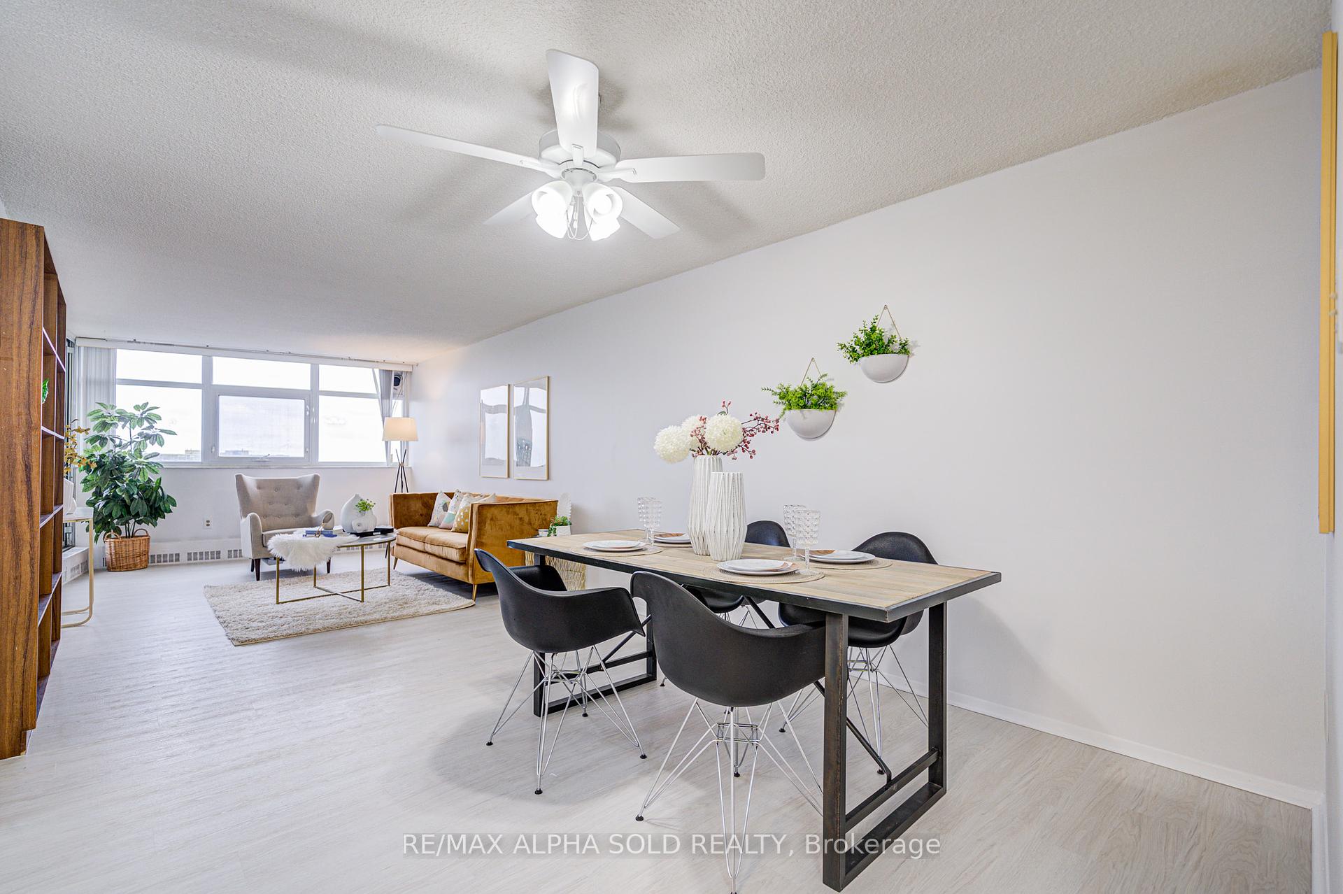 3 Bedrooms Condo at 100 Echo Point, Toronto For sale