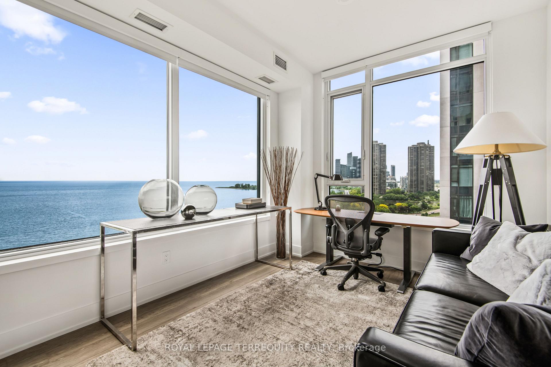 3 Bedrooms Condo at 1926 Lake Shore, Toronto For sale