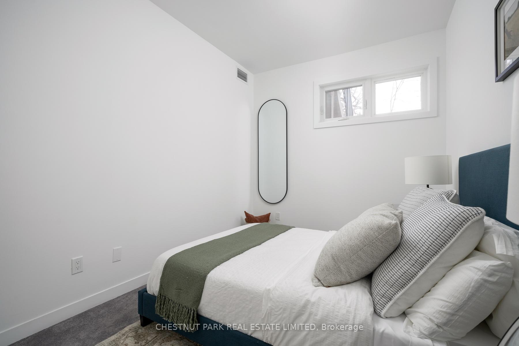3 Bedrooms Condo at 4045 Hickory,  Mississauga For sale