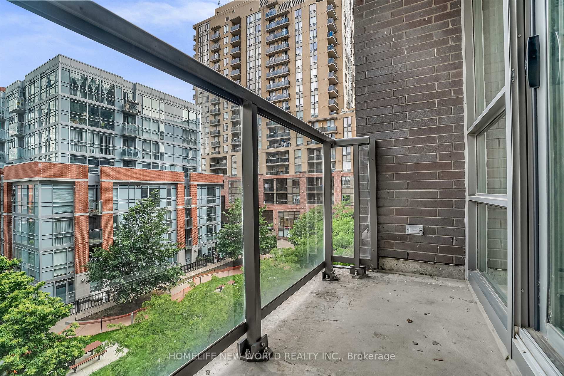2 Bedrooms Condo at 68 Abell, Toronto For sale