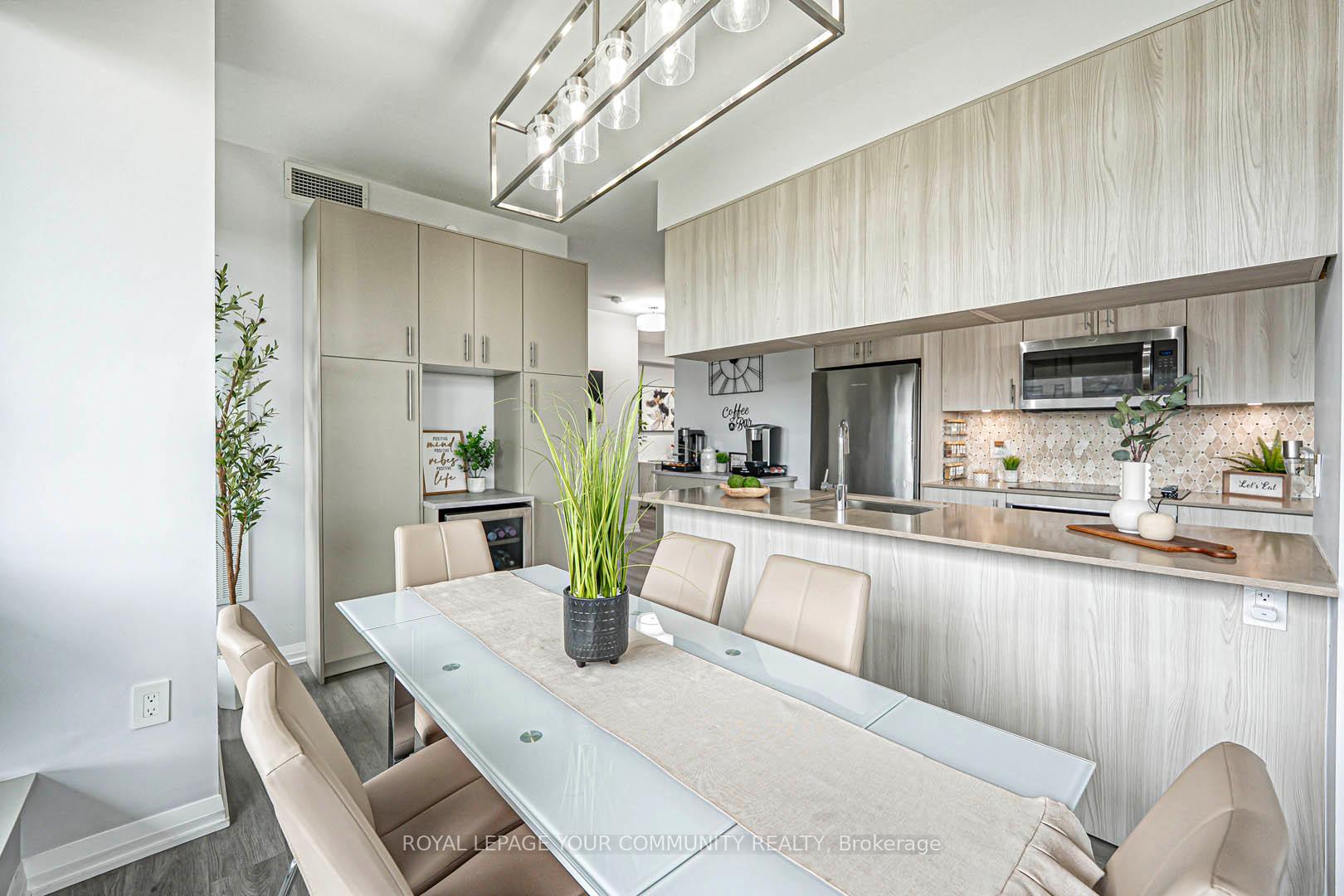 3 Bedrooms Condo at 99 EAGLE ROCK, Vaughan For sale