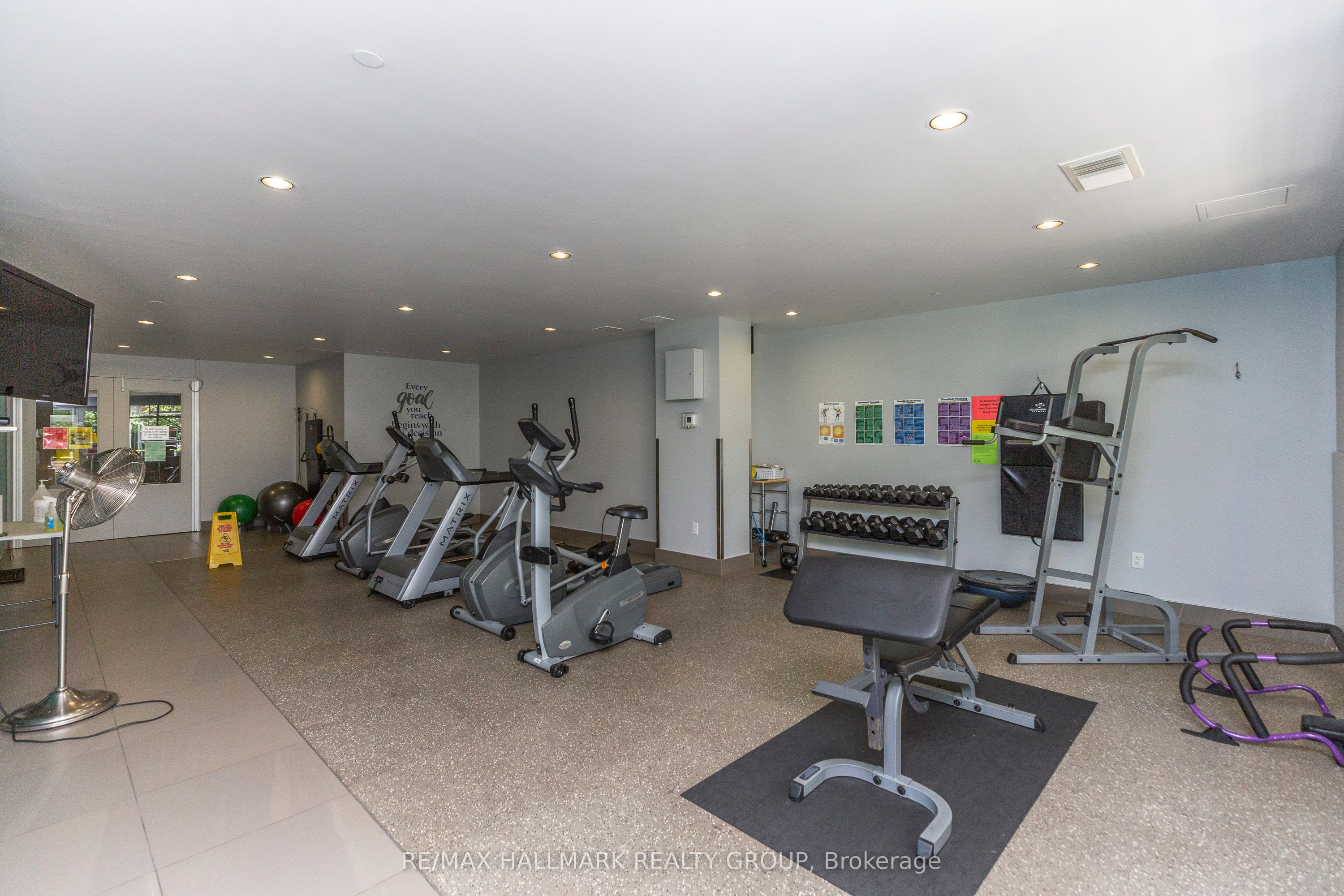100 Champagne Avenue S #403, Dows Lake - Civic Hospital and Area 4503 - West Centre Town