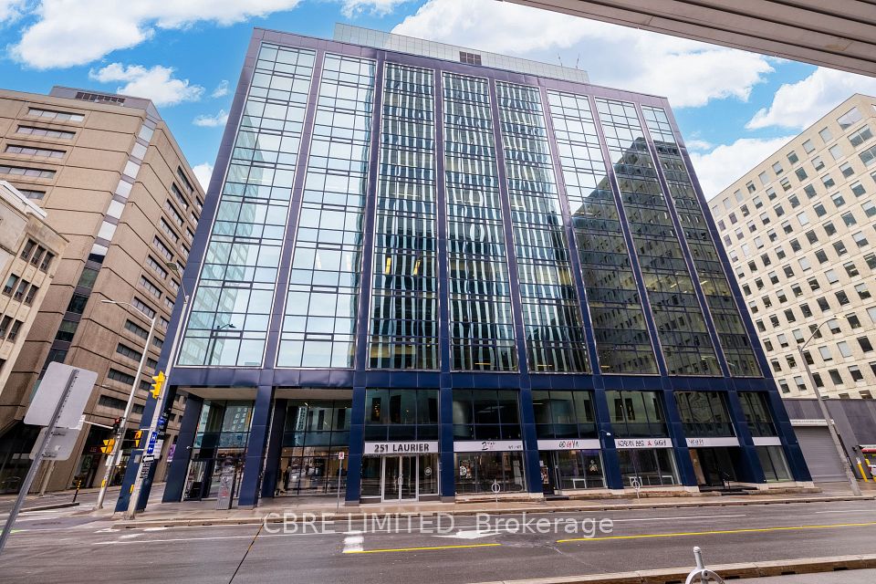 251 LAURIER