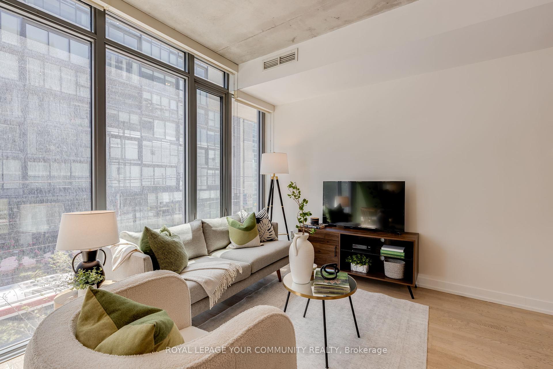 1 Bedroom Condo at 650 King, Toronto For sale