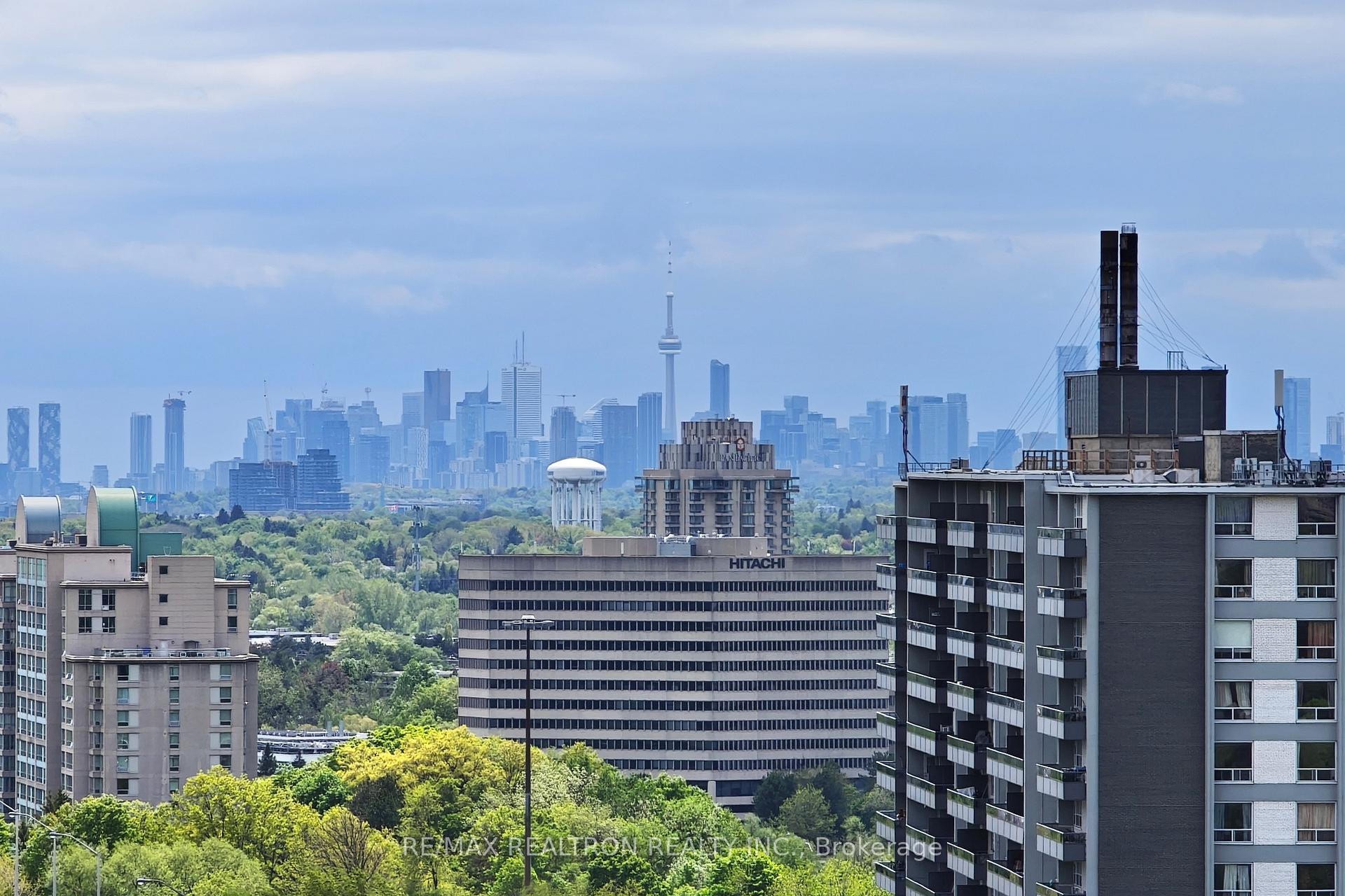 2 Bedrooms Condo at 36 Forest Manor, Toronto For sale