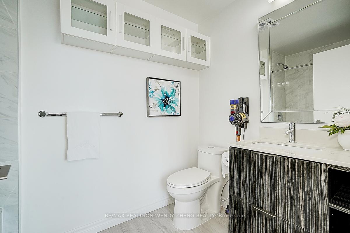 2 Bedrooms Condo at 52 Forest Manor, Toronto For sale