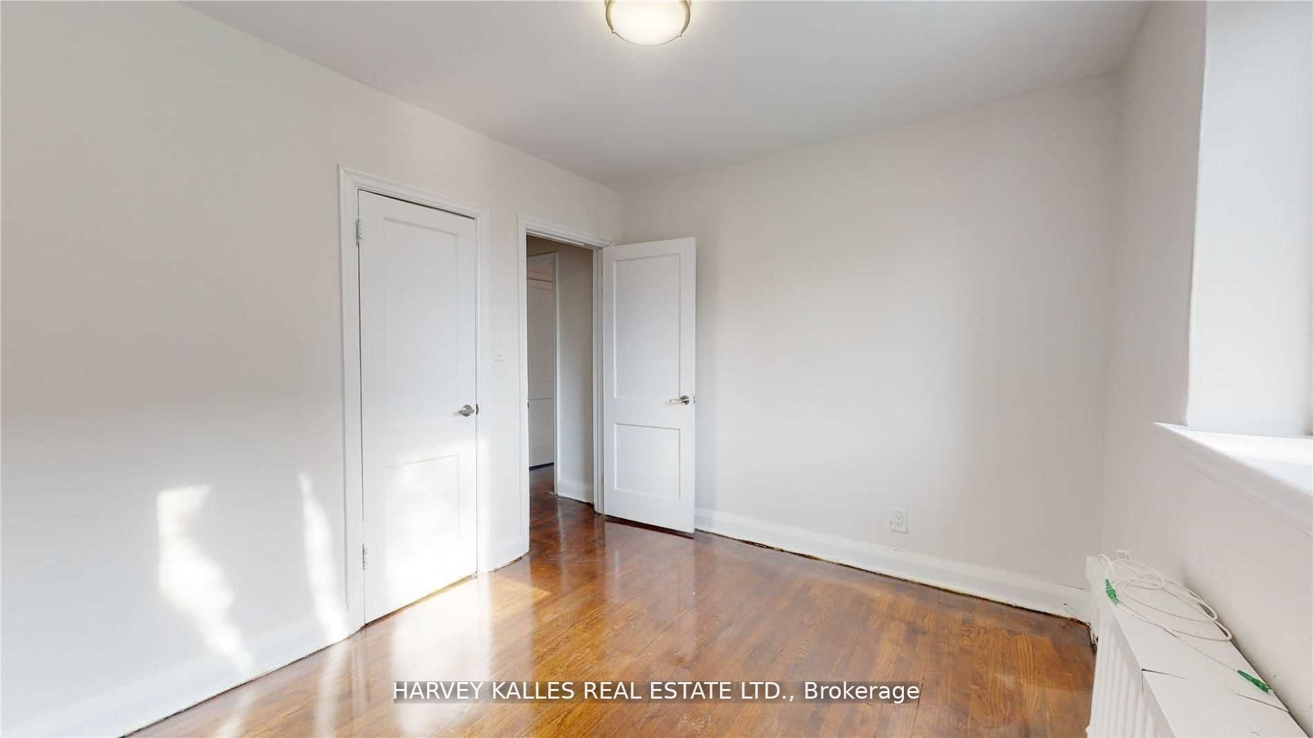 320 Lonsdale Road 8