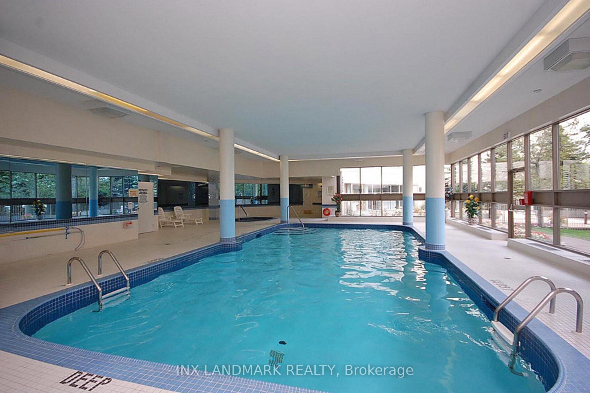 3 Bedrooms Condo at 330 Rathburn, Mississauga For sale