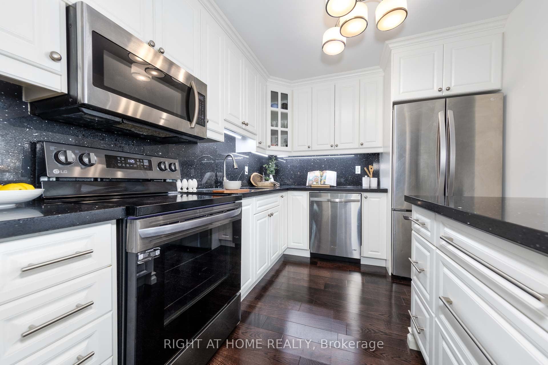 #508 - 20 Fashion Roseway, Toronto, ON M2N 6B5