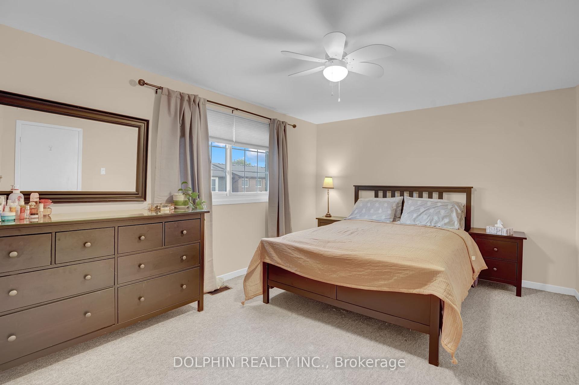3 Bedrooms Condo at 3033 Glencrest, Burlington For sale