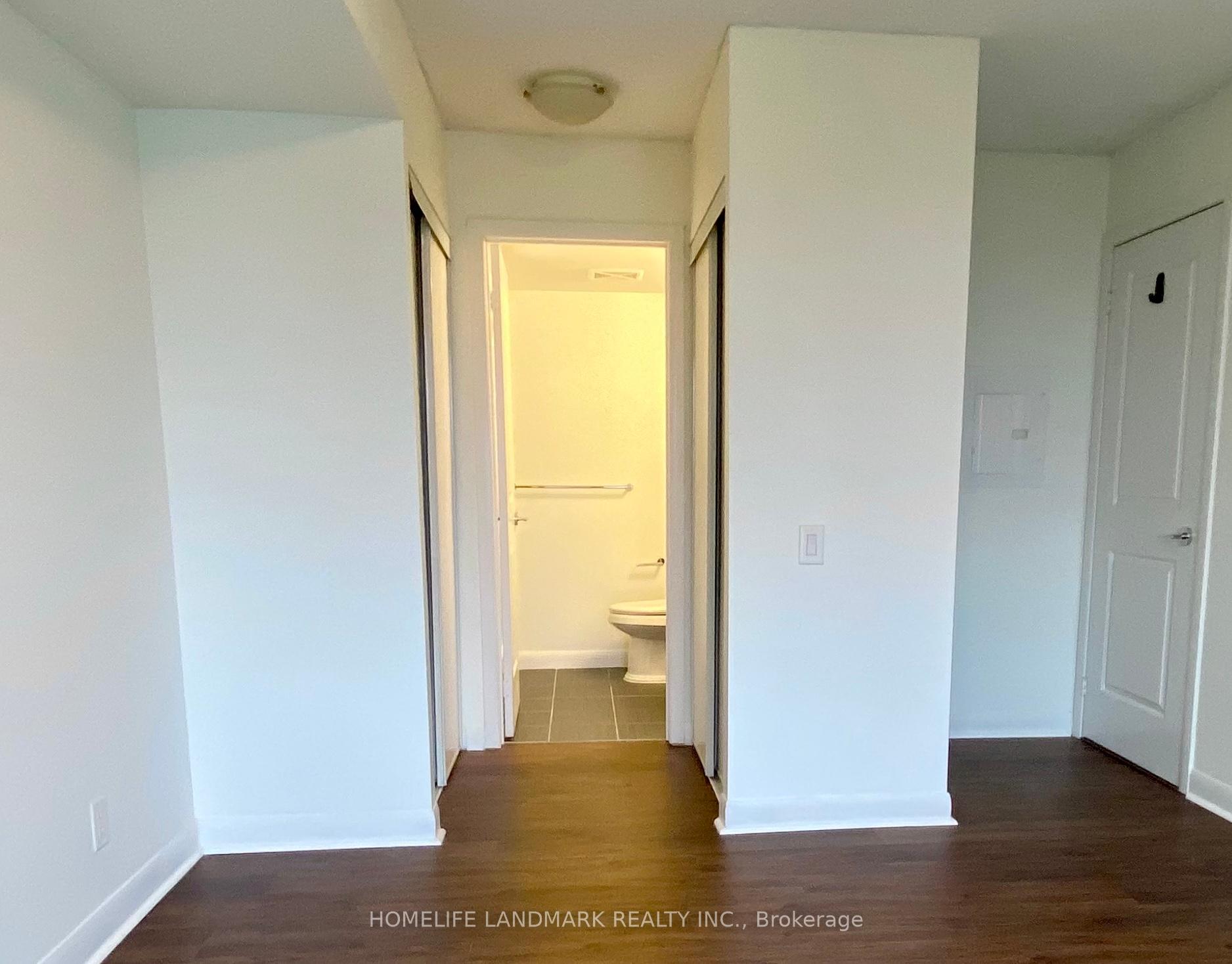 2 Bedrooms Condo at 190 Borough, Toronto For sale