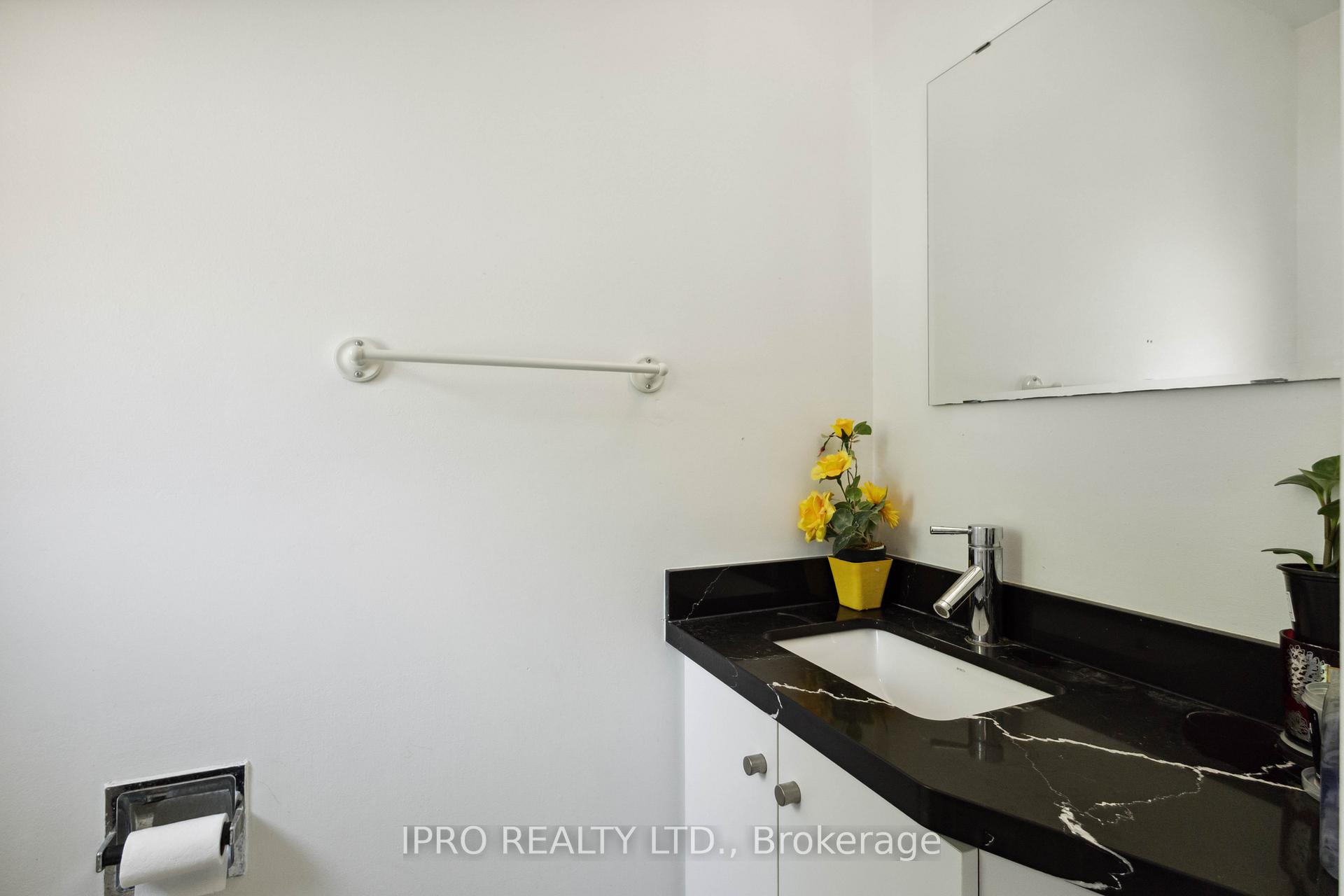 5 Bedrooms Condo at 50 Bridletowne, Toronto For sale