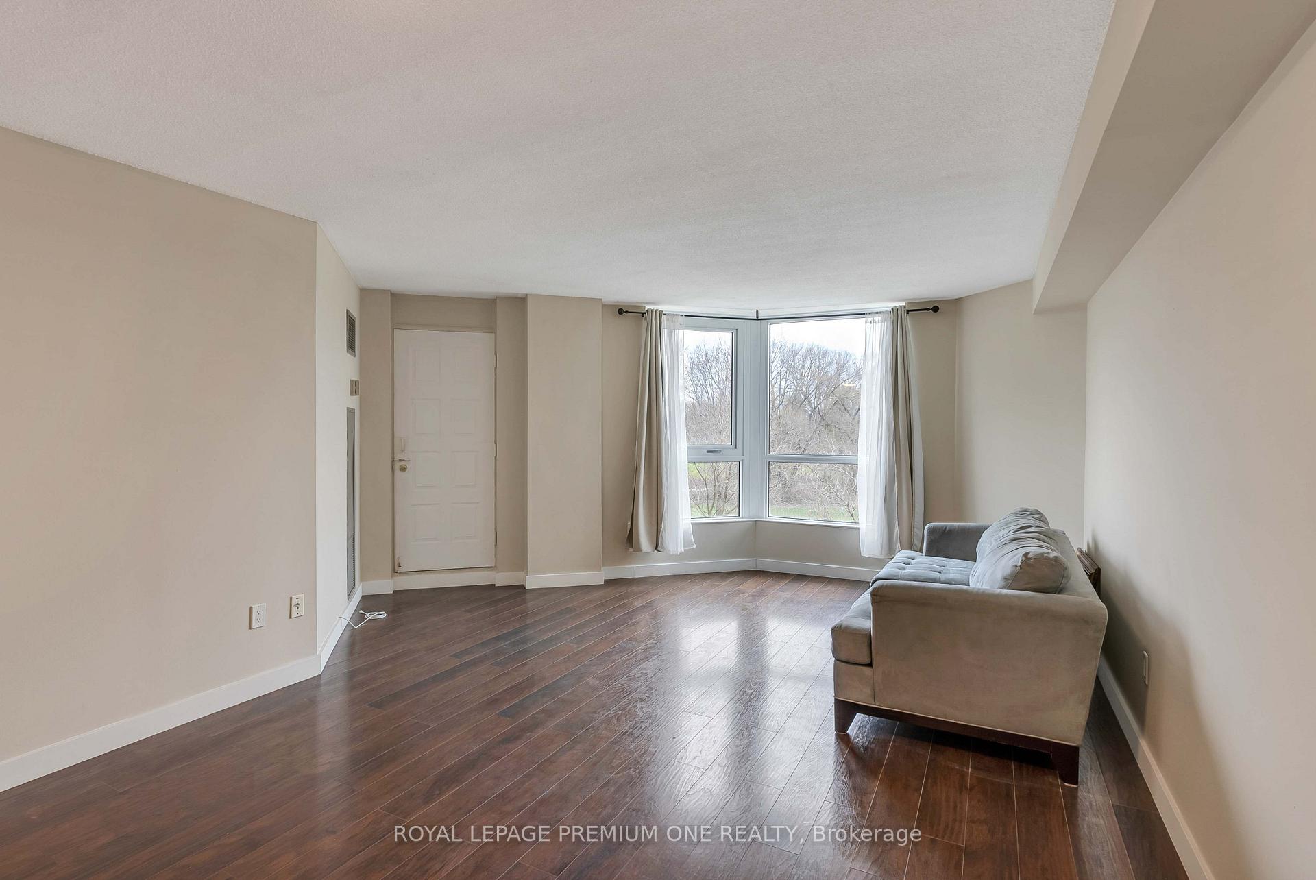 3 Bedrooms Condo at 238 Albion,  Toronto For sale