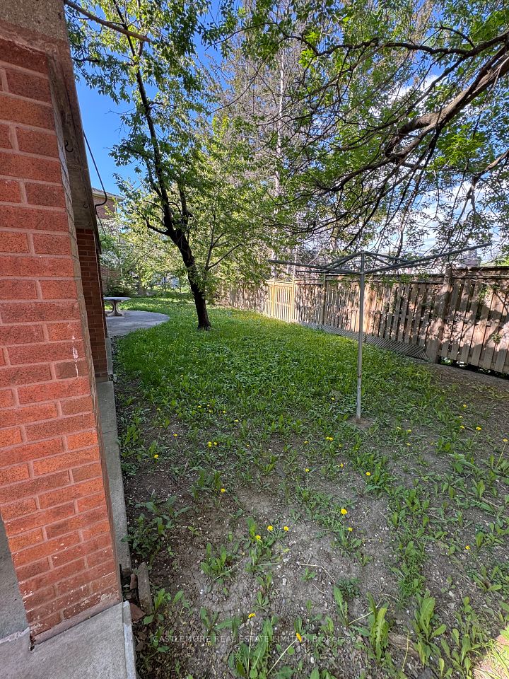 20 Wigwoss Drive, Vaughan, ON L4L 2P8
