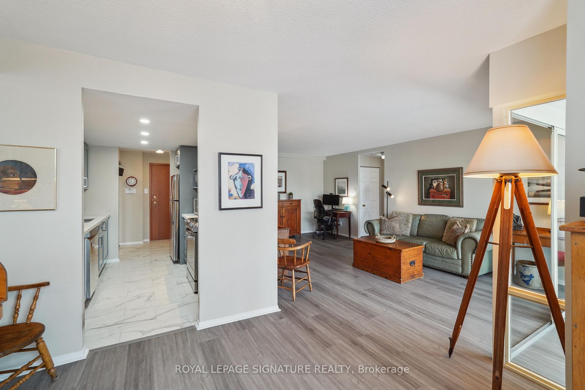 2 Bedrooms Condo at 271 Ridley, Toronto For sale
