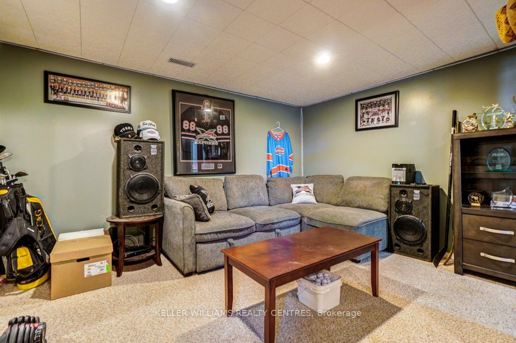 34 Meadowlands Drive