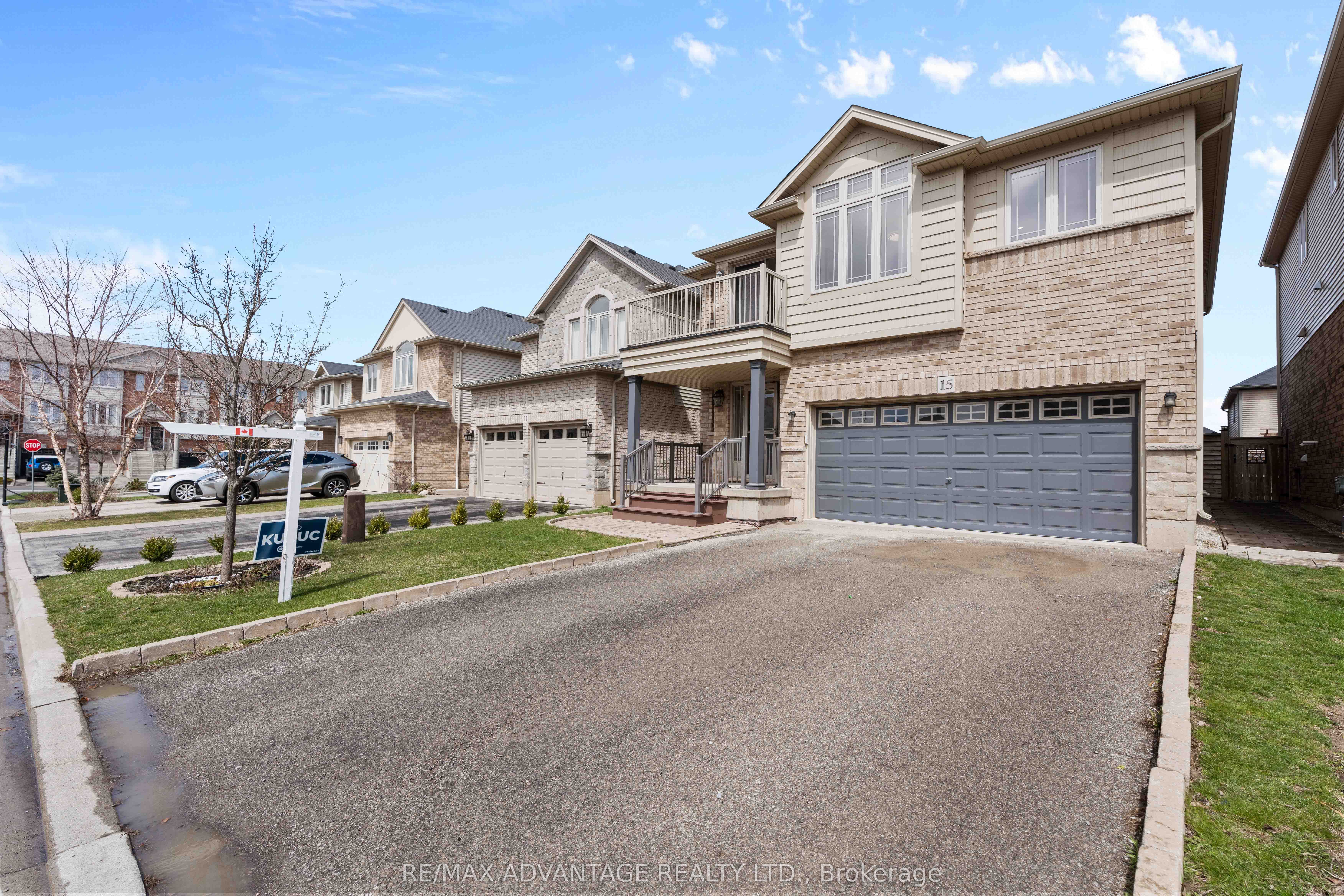 15 Norbrook Drive, Hamilton, ON L8E 0G6