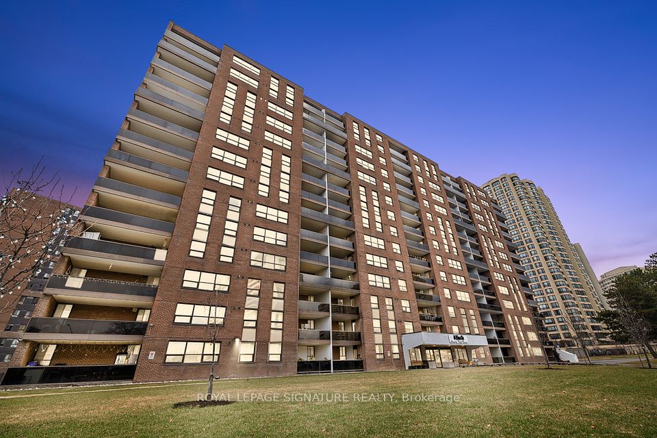 #815 - 4 Lisa Street, Brampton, ON L6T 4B6